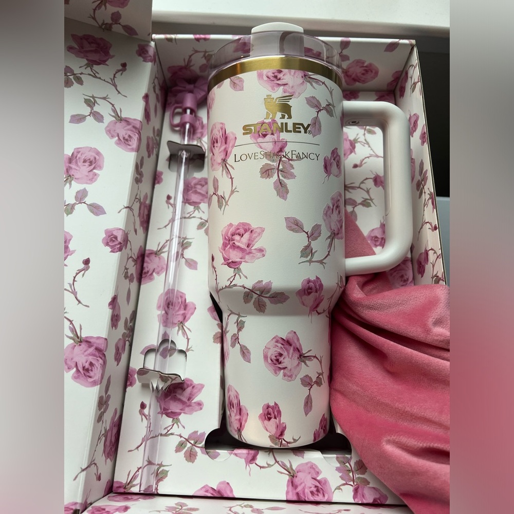 THE STANLEY X LOVESHACKFANCY QUENCHER | 40 OZ